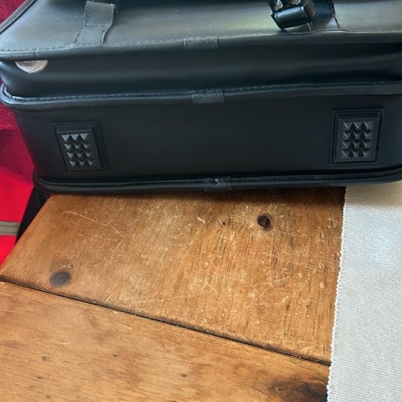 Leather shoulder briefcase bag - Picture 6 of 6